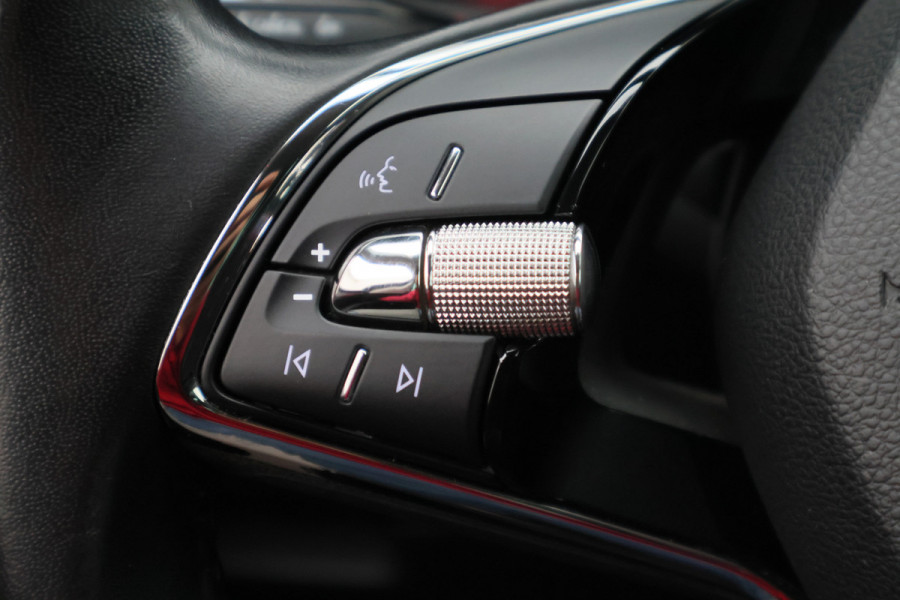 Škoda Superb Combi 1.4 TSI PHEV Sportline Business SOH 100%, Virtual Cockpit, Keyless, Camera, Apple Carplay, PDC, 18"