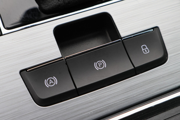 Škoda Superb Combi 1.4 TSI PHEV Sportline Business SOH 100%, Virtual Cockpit, Keyless, Camera, Apple Carplay, PDC, 18"