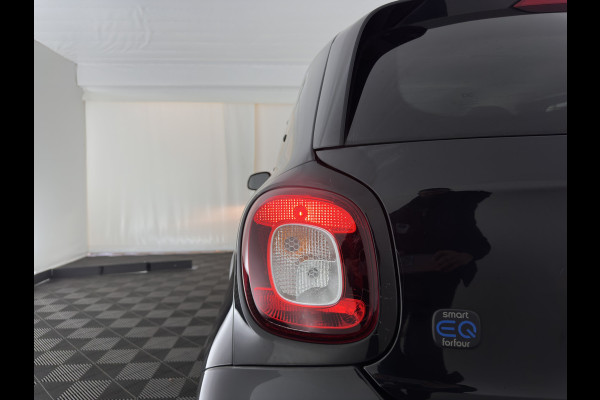 Smart Forfour EQ Essential 18 kWh [ 3-Fase-22kW ] {SOH-93%} (INCL-BTW) *LEATHER | HEATED-COMFORTSEATS | PRIVACY-GLASS | AIRCO | CRUISE | 15''ALU*