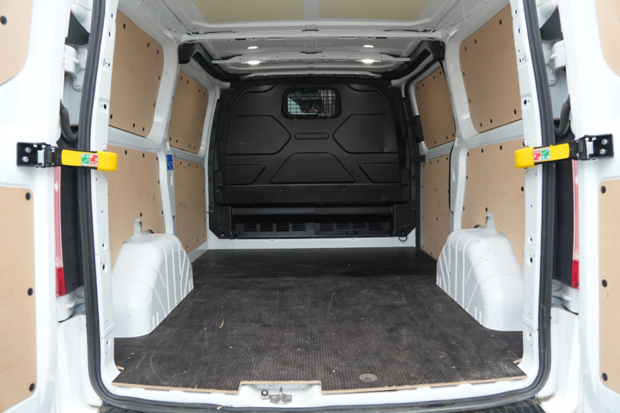 Ford Transit Custom 300 2.0 TDCI L1H1 Trend 130pk - Trekhaak - Carplay - Stoelverwarming - Cruise - Sidesteps - Rijklaar