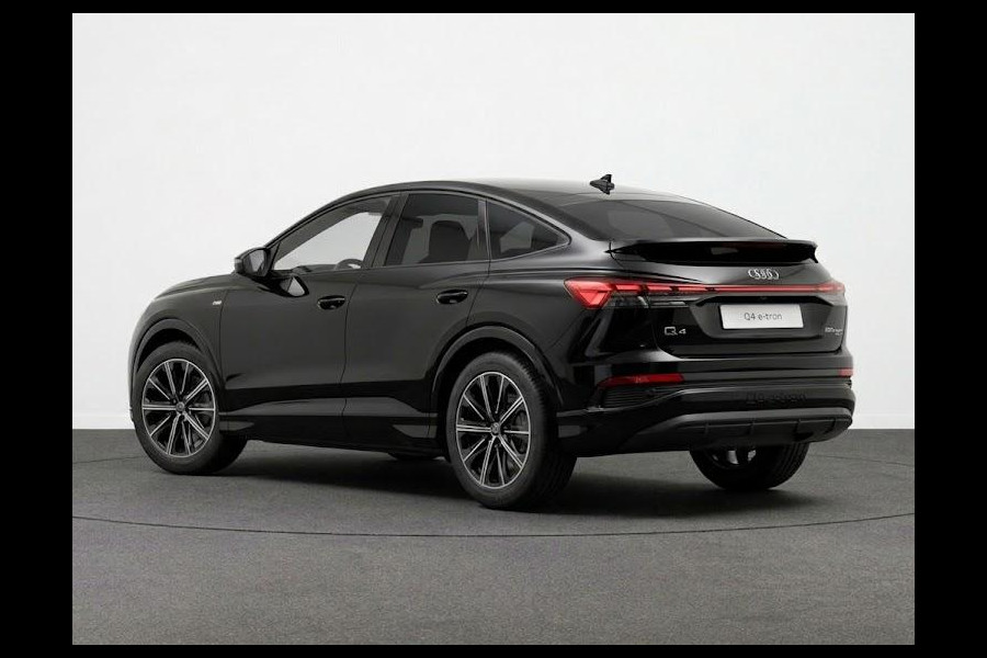 Audi Q4 Sportback e-tron 45 S edition Competition 82 kWh 286 pk | Assistentiepakket plus | Optiekpakket zwart plus | Ambient lichtpakket | Stoelverwarming voor |