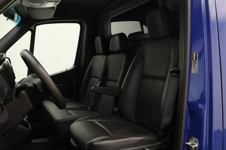 Mercedes-Benz Sprinter 317 L1H1 RWD Automaat 2x schuifdeur, 3-zits, Leer, Trekhaak, Apple Carplay, LED