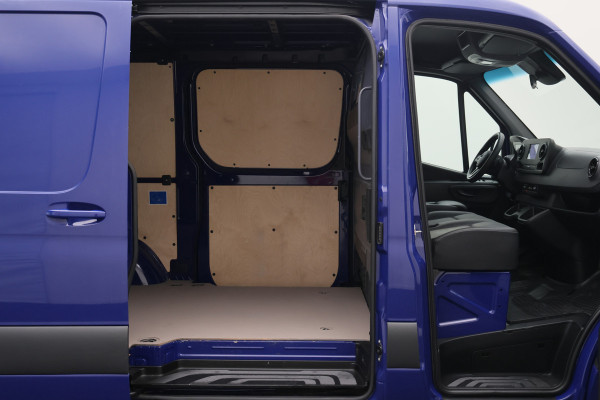Mercedes-Benz Sprinter 317 L1H1 RWD Automaat 2x schuifdeur, 3-zits, Leer, Trekhaak, Apple Carplay, LED