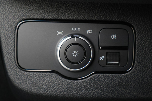 Mercedes-Benz Sprinter 317 L1H1 RWD Automaat 2x schuifdeur, 3-zits, Leer, Trekhaak, Apple Carplay, LED