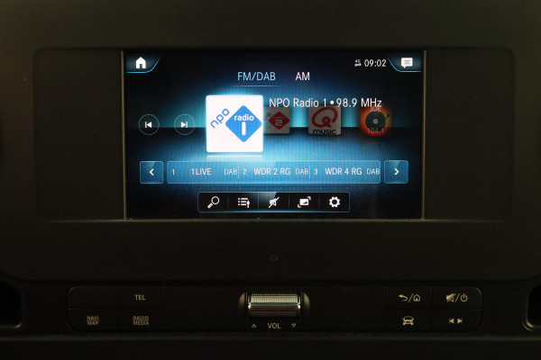 Mercedes-Benz Sprinter 317 L1H1 RWD Automaat 2x schuifdeur, 3-zits, Leer, Trekhaak, Apple Carplay, LED