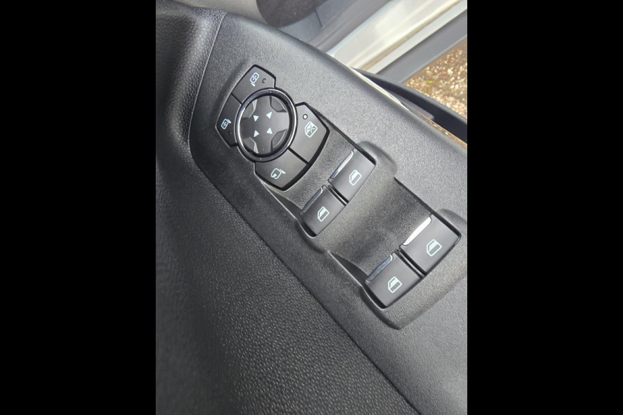 Ford EcoSport 1.0 EcoBoost Titanium 125pk | Navigatie | Winter Pack | Apple Carplay / Android Auto | PDC Achter | Cruise Control | Privacy Glass