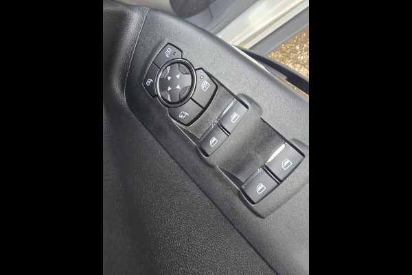 Ford EcoSport 1.0 EcoBoost Titanium 125pk | Navigatie | Winter Pack | Apple Carplay / Android Auto | PDC Achter | Cruise Control | Privacy Glass