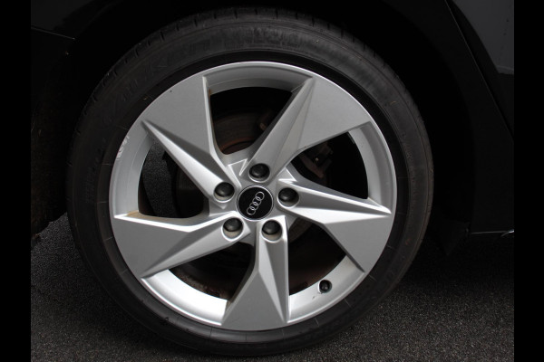 Audi A3 Sportback 30 TFSI S edition S-tronic Navigatie Apple Carplay/Android Auto Parkeersensoren Adaptive Cruise Control Full Led Climate Control Virtual Cockpit Lichtmetalen velgen