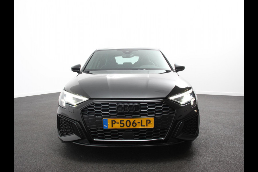Audi A3 Sportback 30 TFSI S edition S-tronic Navigatie Apple Carplay/Android Auto Parkeersensoren Adaptive Cruise Control Full Led Climate Control Virtual Cockpit Lichtmetalen velgen