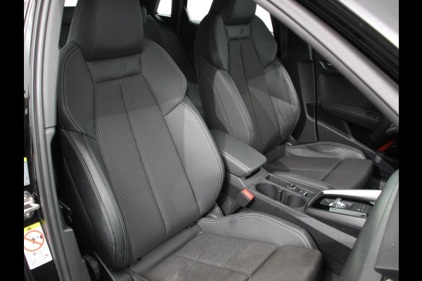 Audi A3 Sportback 30 TFSI S edition S-tronic Navigatie Apple Carplay/Android Auto Parkeersensoren Adaptive Cruise Control Full Led Climate Control Virtual Cockpit Lichtmetalen velgen