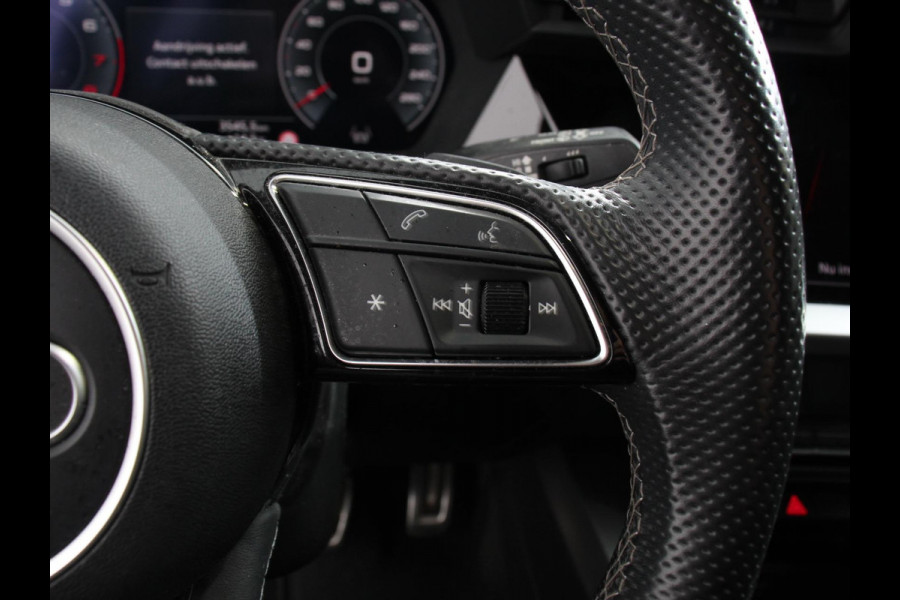 Audi A3 Sportback 30 TFSI S edition S-tronic Navigatie Apple Carplay/Android Auto Parkeersensoren Adaptive Cruise Control Full Led Climate Control Virtual Cockpit Lichtmetalen velgen