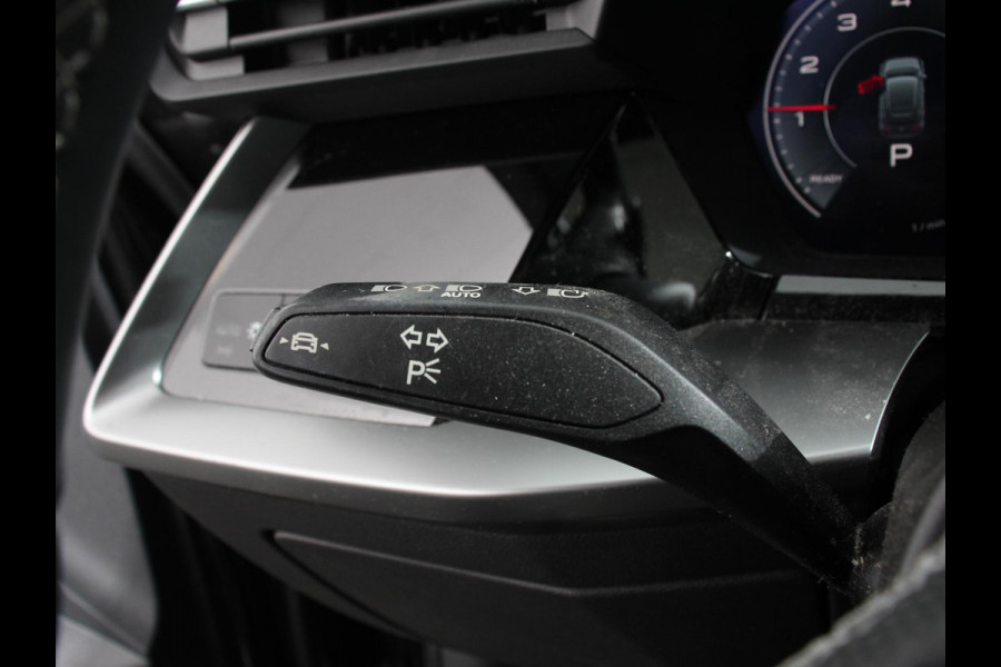Audi A3 Sportback 30 TFSI S edition S-tronic Navigatie Apple Carplay/Android Auto Parkeersensoren Adaptive Cruise Control Full Led Climate Control Virtual Cockpit Lichtmetalen velgen