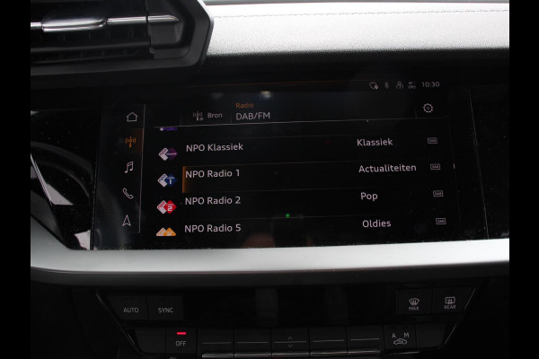 Audi A3 Sportback 30 TFSI S edition S-tronic Navigatie Apple Carplay/Android Auto Parkeersensoren Adaptive Cruise Control Full Led Climate Control Virtual Cockpit Lichtmetalen velgen