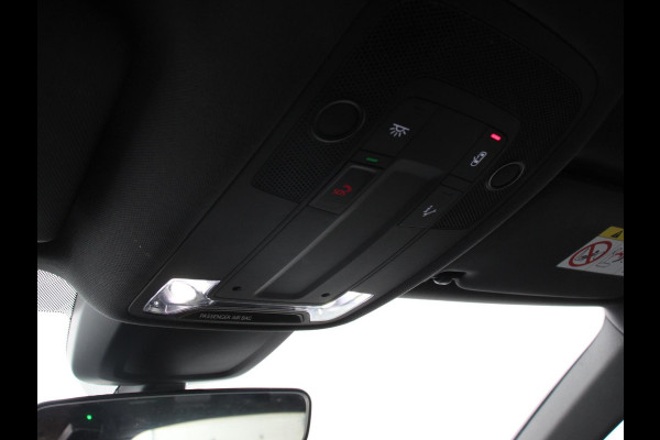 Audi A3 Sportback 30 TFSI S edition S-tronic Navigatie Apple Carplay/Android Auto Parkeersensoren Adaptive Cruise Control Full Led Climate Control Virtual Cockpit Lichtmetalen velgen