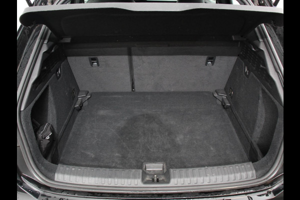 Audi A3 Sportback 30 TFSI S edition S-tronic Navigatie Apple Carplay/Android Auto Parkeersensoren Adaptive Cruise Control Full Led Climate Control Virtual Cockpit Lichtmetalen velgen