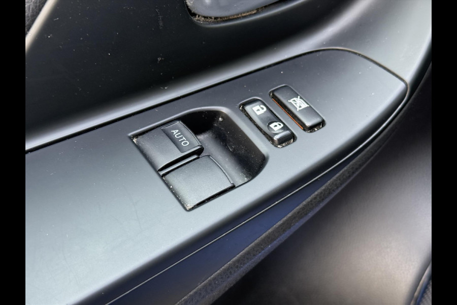 Toyota Yaris 1.5 Full Hybrid Dynamic | Lichtmetalen velgen, Parkeercamera, Licht + Regensensor, Cruise control, Climate control