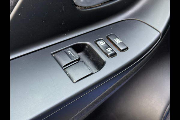 Toyota Yaris 1.5 Full Hybrid Dynamic | Lichtmetalen velgen, Parkeercamera, Licht + Regensensor, Cruise control, Climate control