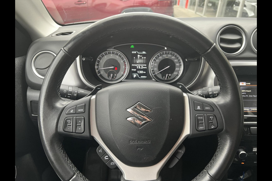 Suzuki Vitara 1.5 Hybrid Automaat Select Bi-Tone | Eerste eigenaar, Trekhaak, Dodehoekherkenning, Stoelverwarming, 17 inch, LED