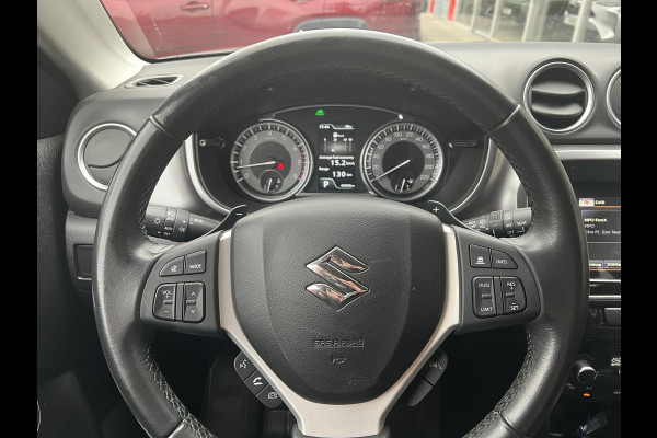 Suzuki Vitara 1.5 Hybrid Automaat Select Bi-Tone | Eerste eigenaar, Trekhaak, Dodehoekherkenning, Stoelverwarming, 17 inch, LED