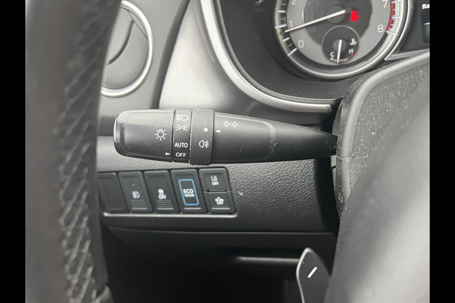 Suzuki Vitara 1.5 Hybrid Automaat Select Bi-Tone | Eerste eigenaar, Trekhaak, Dodehoekherkenning, Stoelverwarming, 17 inch, LED