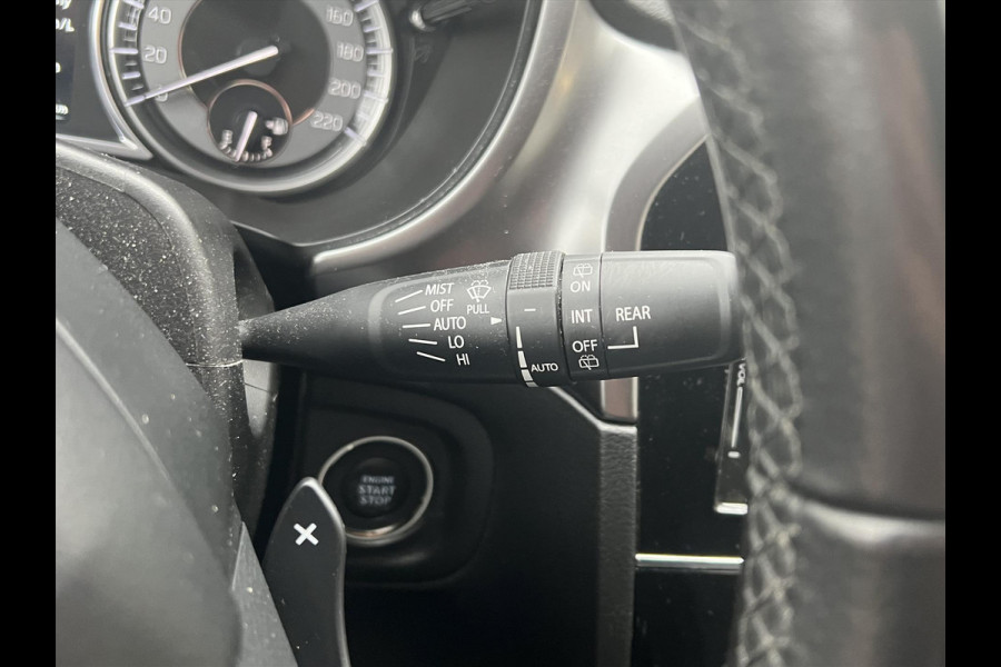 Suzuki Vitara 1.5 Hybrid Automaat Select Bi-Tone | Eerste eigenaar, Trekhaak, Dodehoekherkenning, Stoelverwarming, 17 inch, LED