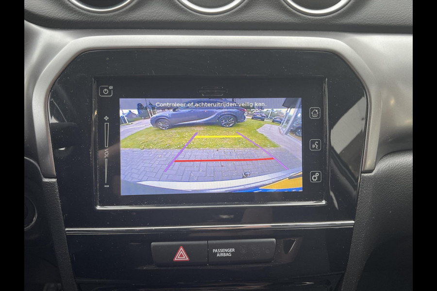 Suzuki Vitara 1.5 Hybrid Automaat Select Bi-Tone | Eerste eigenaar, Trekhaak, Dodehoekherkenning, Stoelverwarming, 17 inch, LED