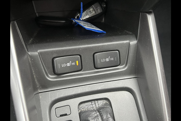 Suzuki Vitara 1.5 Hybrid Automaat Select Bi-Tone | Eerste eigenaar, Trekhaak, Dodehoekherkenning, Stoelverwarming, 17 inch, LED