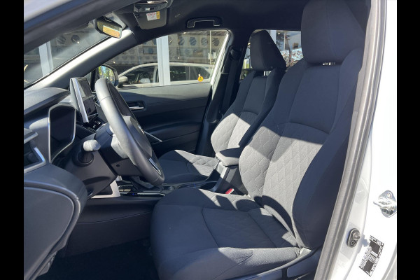 Toyota Corolla Cross 2.0 High Power Hybrid Style | Elektrische achterklep, Dodehoekherkenning, 18 inch, Stoel + Stuurverwarming