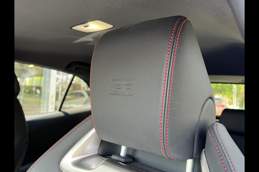 Toyota Corolla 1.8 Hybrid GR Sport | Eerste eigenaar, Parkeersensoren, Stoelverwarming, 18inch, Dynamic Grey, Nieuwe multimedia