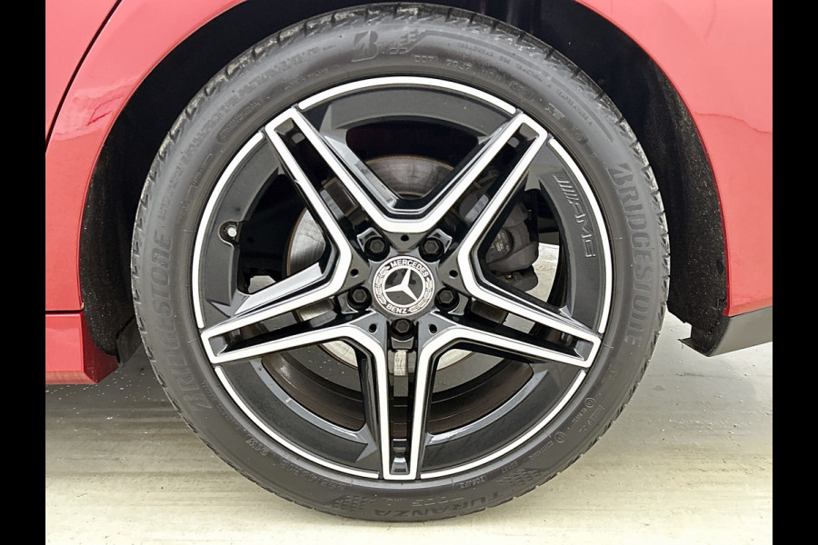 Mercedes-Benz CLA-Klasse Shooting Brake 200 Business Solution AMG AMG line | Night Pakket | Ledkoplampen | Sfeerverlichting | Stoelverwarming. Inclusief 24 maanden Mercedes-Benz Certified garantie voor Europa.
