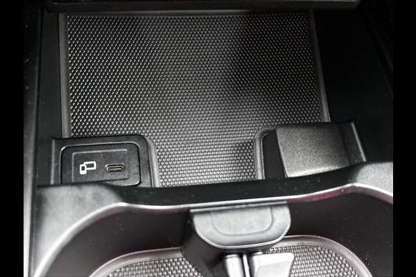 Mercedes-Benz CLA-Klasse Shooting Brake 200 Business Solution AMG AMG line | Night Pakket | Ledkoplampen | Sfeerverlichting | Stoelverwarming. Inclusief 24 maanden Mercedes-Benz Certified garantie voor Europa.