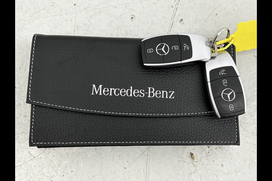 Mercedes-Benz CLA-Klasse Shooting Brake 200 Business Solution AMG AMG line | Night Pakket | Ledkoplampen | Sfeerverlichting | Stoelverwarming. Inclusief 24 maanden Mercedes-Benz Certified garantie voor Europa.