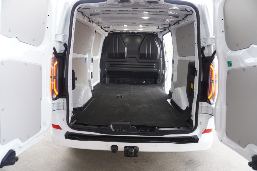 Ford E-Transit Cust. 320L L2H1 Limited 65 kWh 160KW/218PK Automaat met POWERPACK Nr. V029 | Airco | Cruise | Apple CP| 20"LM velgen | Trekhaak | Spoilers DEMO