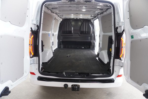 Ford E-Transit Cust. 320L L2H1 Limited 65 kWh 160KW/218PK Automaat met POWERPACK Nr. V029 | Airco | Cruise | Apple CP| 20"LM velgen | Trekhaak | Spoilers DEMO