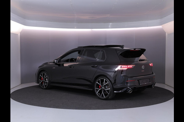 Volkswagen Golf 2.0 TSI GTI Clubsport 300 pk Automaat (DSG) | Verlengde garantie | Navigatie | Panoramadak | Parkeersensoren (Park assist) | Rondomzicht camera | Stoelverwarming | Head-up display |
