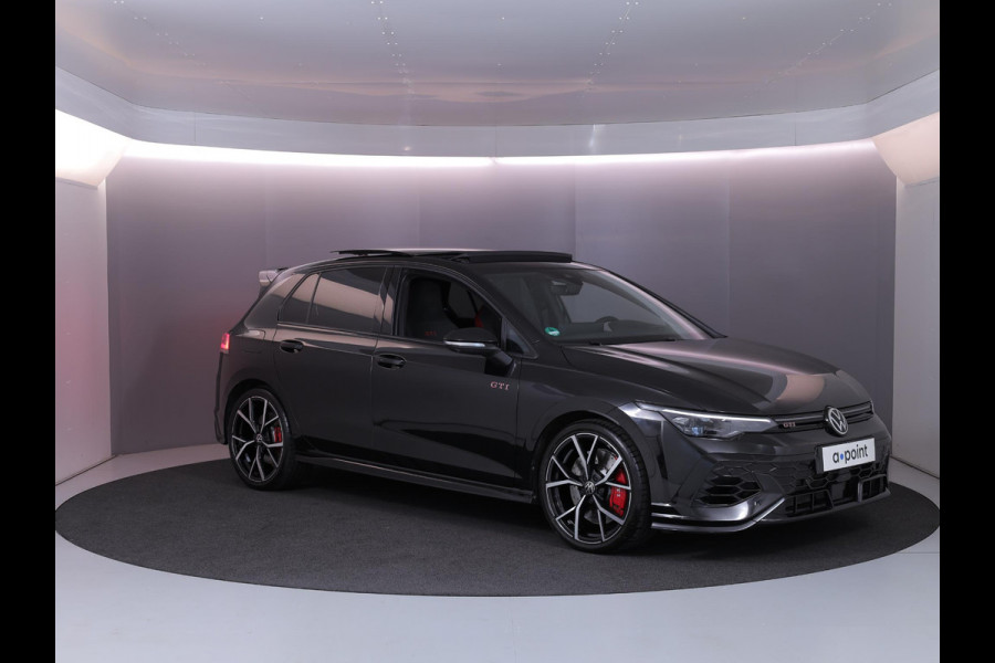 Volkswagen Golf 2.0 TSI GTI Clubsport 300 pk Automaat (DSG) | Verlengde garantie | Navigatie | Panoramadak | Parkeersensoren (Park assist) | Rondomzicht camera | Stoelverwarming | Head-up display |