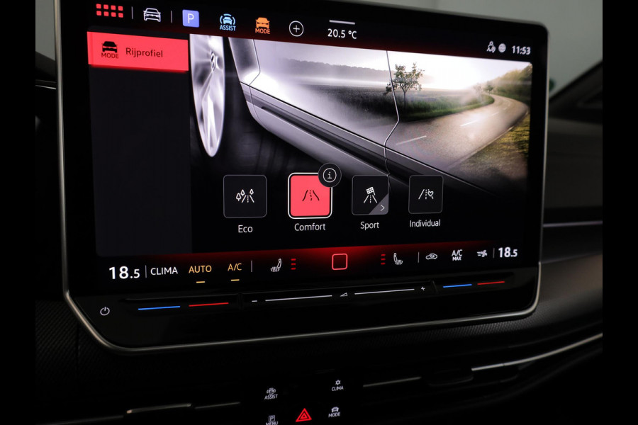 Volkswagen Golf 2.0 TSI GTI Clubsport 300 pk Automaat (DSG) | Verlengde garantie | Navigatie | Panoramadak | Parkeersensoren (Park assist) | Rondomzicht camera | Stoelverwarming | Head-up display |