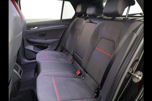 Volkswagen Golf 2.0 TSI GTI Clubsport 300 pk Automaat (DSG) | Verlengde garantie | Navigatie | Panoramadak | Parkeersensoren (Park assist) | Rondomzicht camera | Stoelverwarming | Head-up display |
