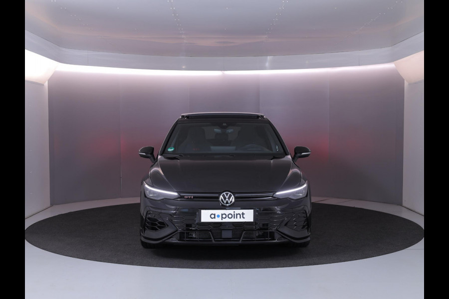 Volkswagen Golf 2.0 TSI GTI Clubsport 300 pk Automaat (DSG) | Verlengde garantie | Navigatie | Panoramadak | Parkeersensoren (Park assist) | Rondomzicht camera | Stoelverwarming | Head-up display |