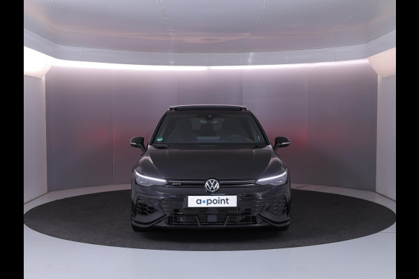 Volkswagen Golf 2.0 TSI GTI Clubsport 300 pk Automaat (DSG) | Verlengde garantie | Navigatie | Panoramadak | Parkeersensoren (Park assist) | Rondomzicht camera | Stoelverwarming | Head-up display |