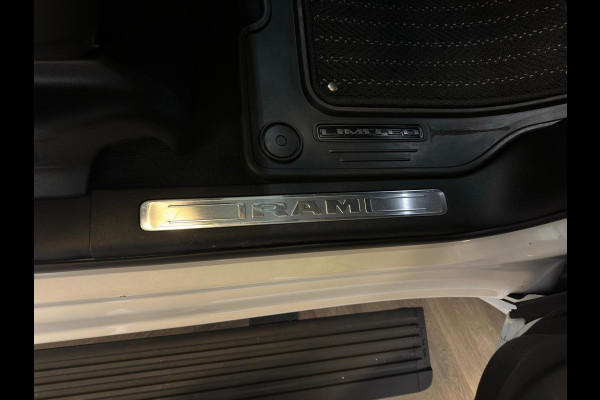 Dodge Ram 1500 5.7 V8 4x4 Crew Cab Limited|1e EIGENAAR|PANO|VOL OPTIES!