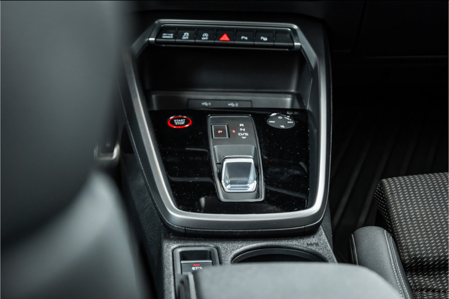 Audi S3 Sportback 2.0 TFSI quattro - Panorama | ACC | Achteruitrijcamera | Sfeerverlichting