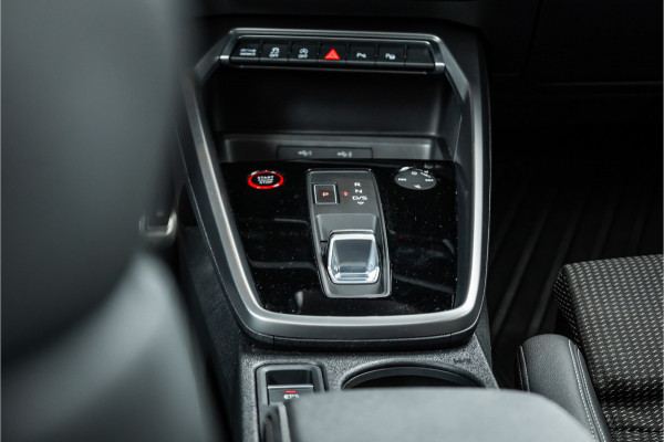 Audi S3 Sportback 2.0 TFSI quattro - Panorama | ACC | Achteruitrijcamera | Sfeerverlichting