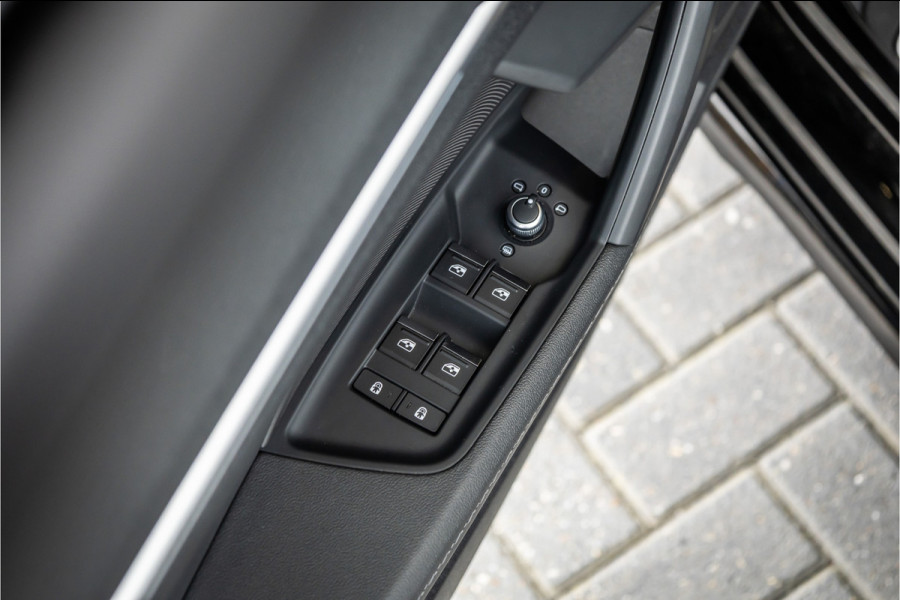 Audi S3 Sportback 2.0 TFSI quattro - Panorama | ACC | Achteruitrijcamera | Sfeerverlichting
