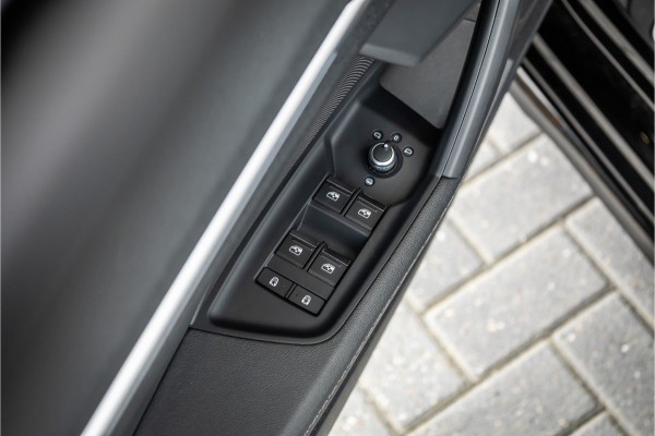 Audi S3 Sportback 2.0 TFSI quattro - Panorama | ACC | Achteruitrijcamera | Sfeerverlichting