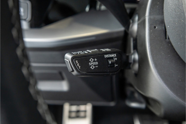 Audi S3 Sportback 2.0 TFSI quattro - Panorama | ACC | Achteruitrijcamera | Sfeerverlichting