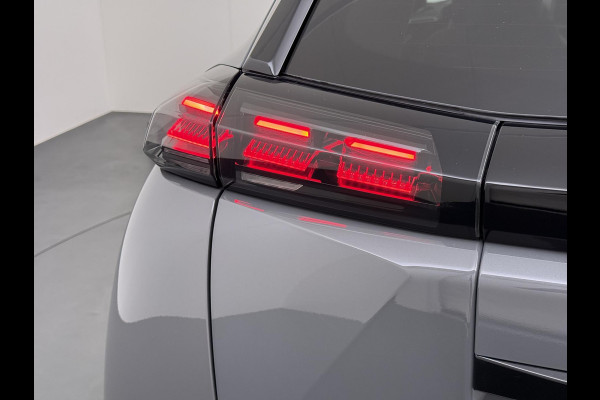 Peugeot 2008 1.2 Hybrid 136 Allure ADAPTIVE CRUISE CONTROL| ACHTERUITRIJCAMERA| APPLE CARPLAY/ ANDROID AUTO| DODE HOEK SENSOR | FABRIEKSGARANTIE TOT 2027 | RIJKLAAR PRIJS |