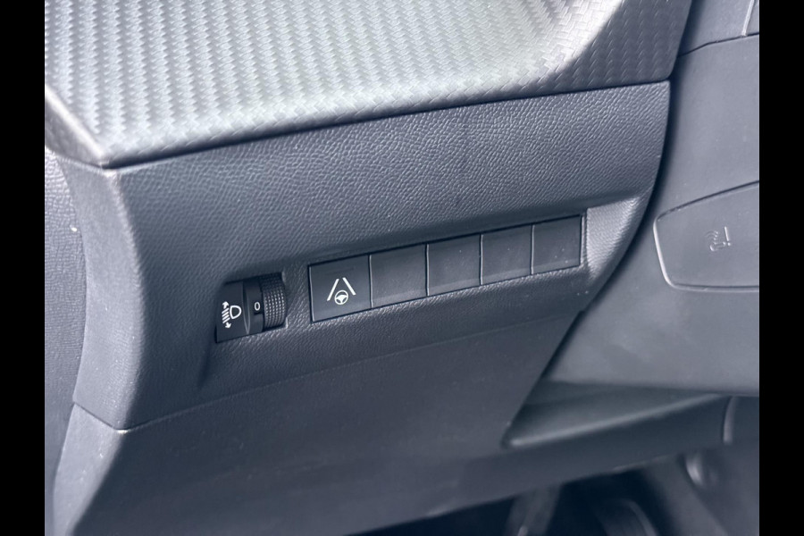 Peugeot 2008 1.2 Hybrid 136 Allure ADAPTIVE CRUISE CONTROL| ACHTERUITRIJCAMERA| APPLE CARPLAY/ ANDROID AUTO| DODE HOEK SENSOR | FABRIEKSGARANTIE TOT 2027 | RIJKLAAR PRIJS |