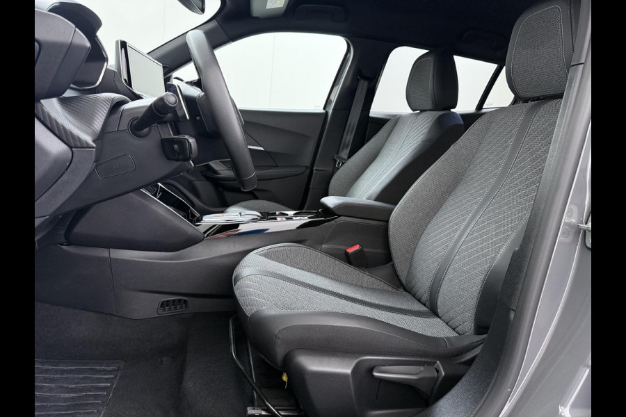 Peugeot 2008 1.2 Hybrid 136 Allure ADAPTIVE CRUISE CONTROL| ACHTERUITRIJCAMERA| APPLE CARPLAY/ ANDROID AUTO| DODE HOEK SENSOR | FABRIEKSGARANTIE TOT 2027 | RIJKLAAR PRIJS |