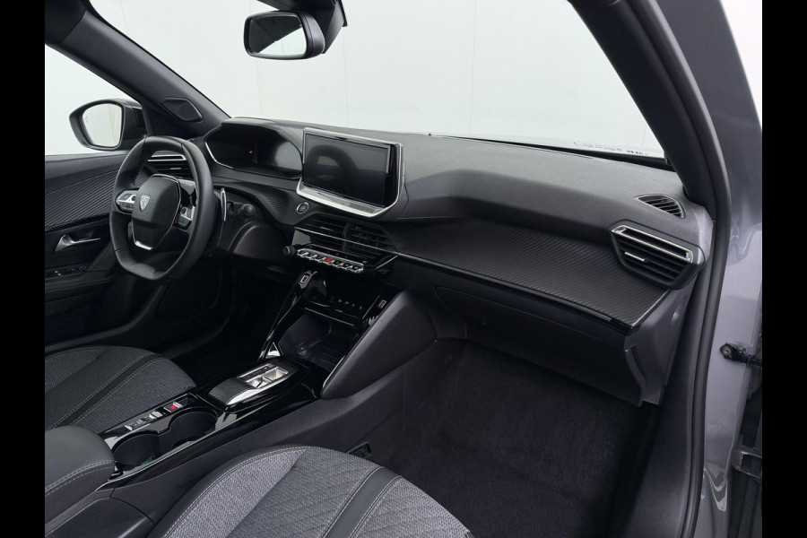 Peugeot 2008 1.2 Hybrid 136 Allure ADAPTIVE CRUISE CONTROL| ACHTERUITRIJCAMERA| APPLE CARPLAY/ ANDROID AUTO| DODE HOEK SENSOR | FABRIEKSGARANTIE TOT 2027 | RIJKLAAR PRIJS |